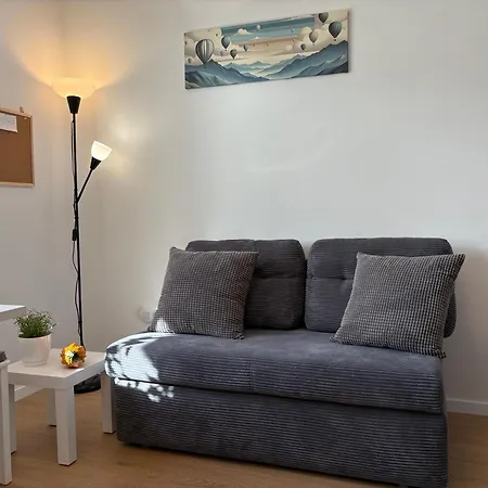 The White Nest Ac & Balcony